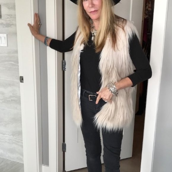 Source Unknown Cream Faux Fur Vest - Picture 5 of 13